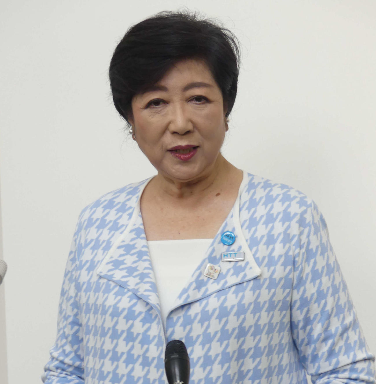 都議会本会議終了後、取材に応じる小池百合子都知事（2024年5月29日撮影）