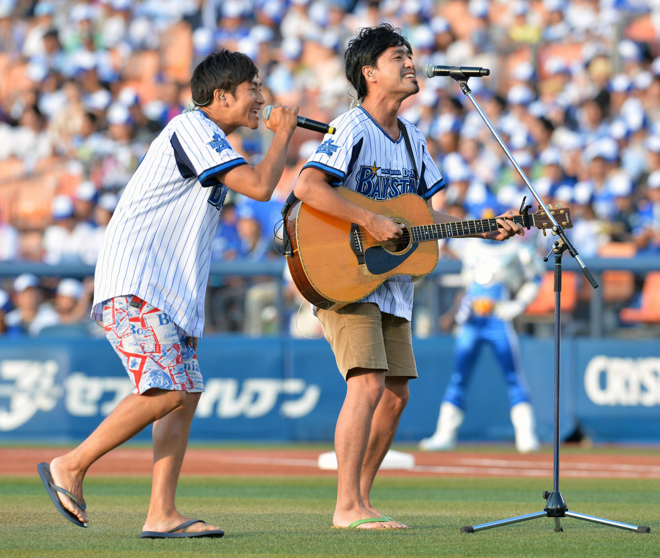 2014年7月21日にDeNA対中日でミニライブを行ったキマグレン