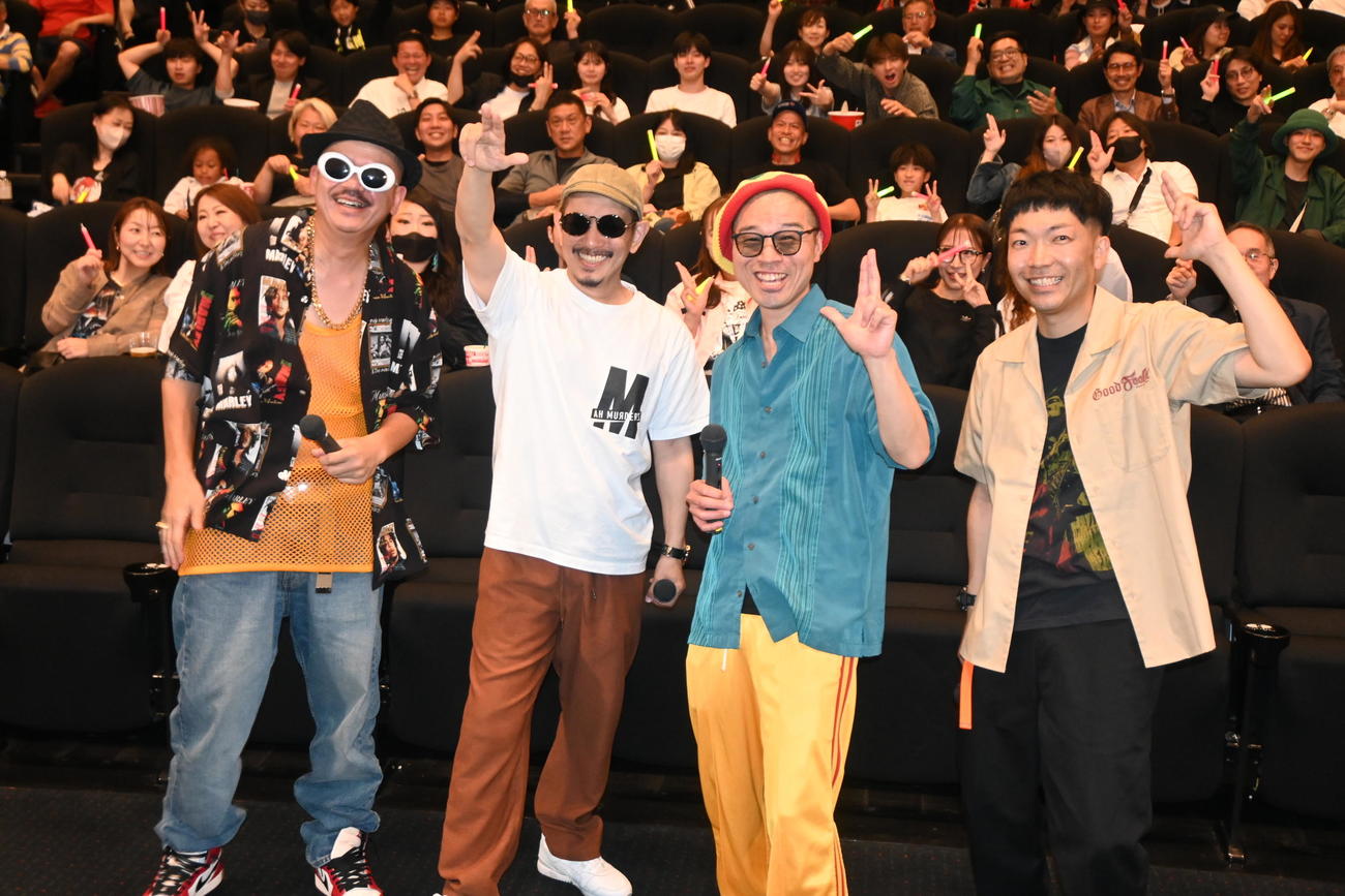 左からtappoi、DOZAN11 aka　三木道三、お笑いコンビアキナの山名文和、秋山賢太（撮影・松浦隆司）