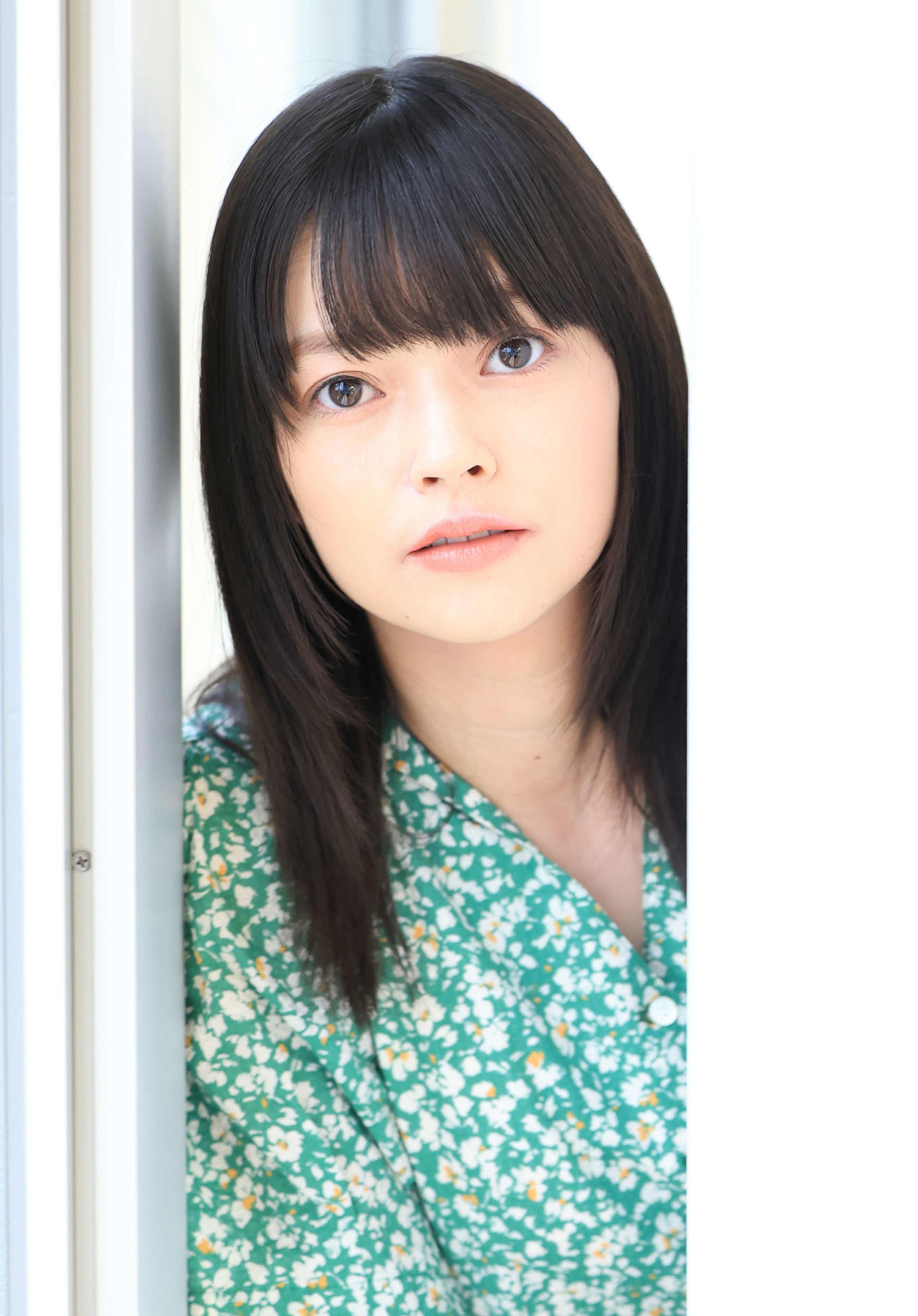 大きな瞳（ひとみ）が印象的で、神秘的なムードも漂う夏子（撮影・浅見桂子）