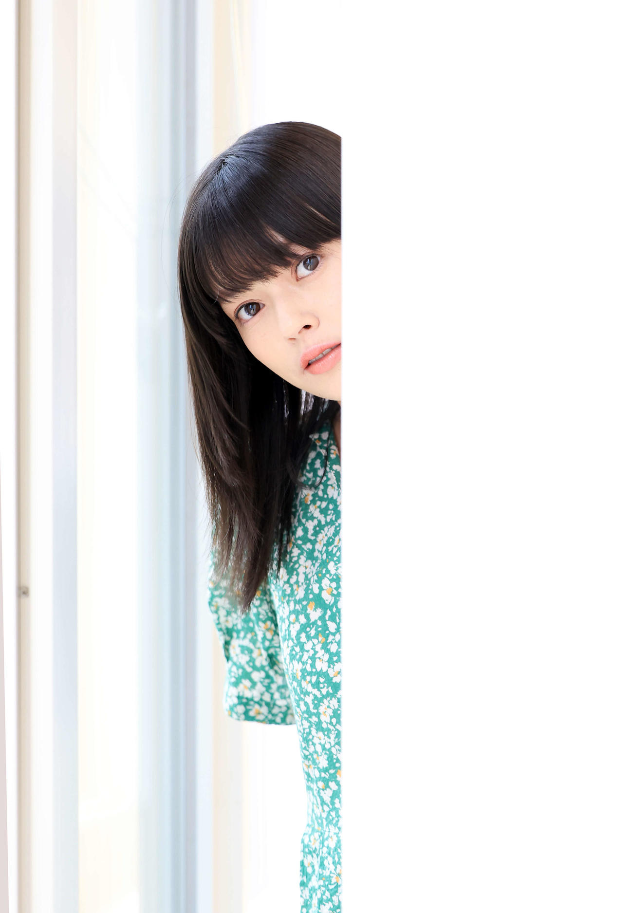 大きな瞳（ひとみ）が印象的で、神秘的なムードも漂う夏子（撮影・浅見桂子）
