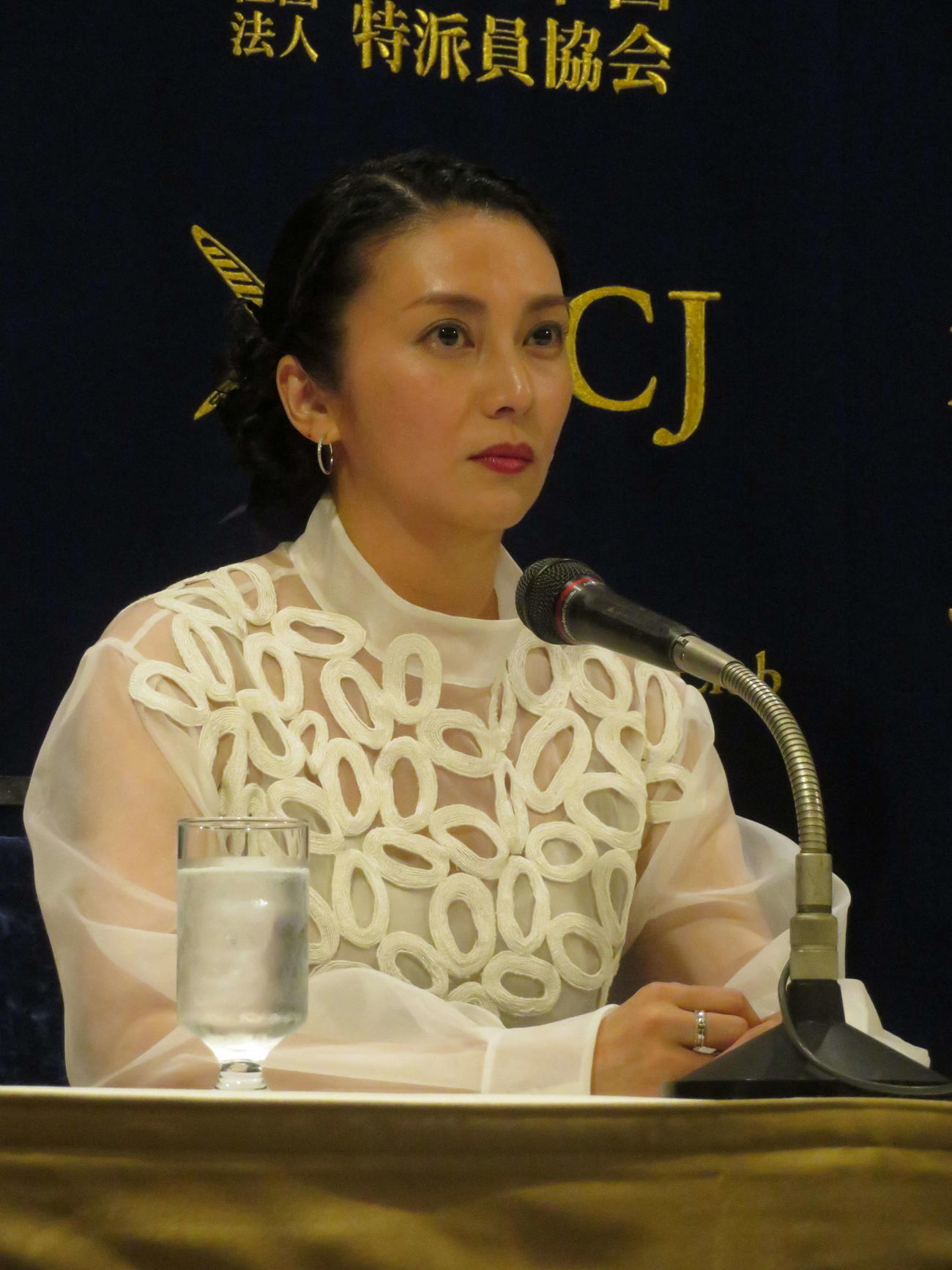 主演映画「蛇の道」の日本外国特派員協会上映会後、会見に臨んだ柴咲コウ（撮影・村上幸将）