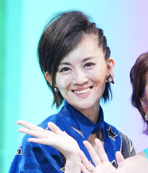 58歳現役アイドル、驚異の”美貌と若さ”にスタジオ騒然「41年前からアイドルです」宣言