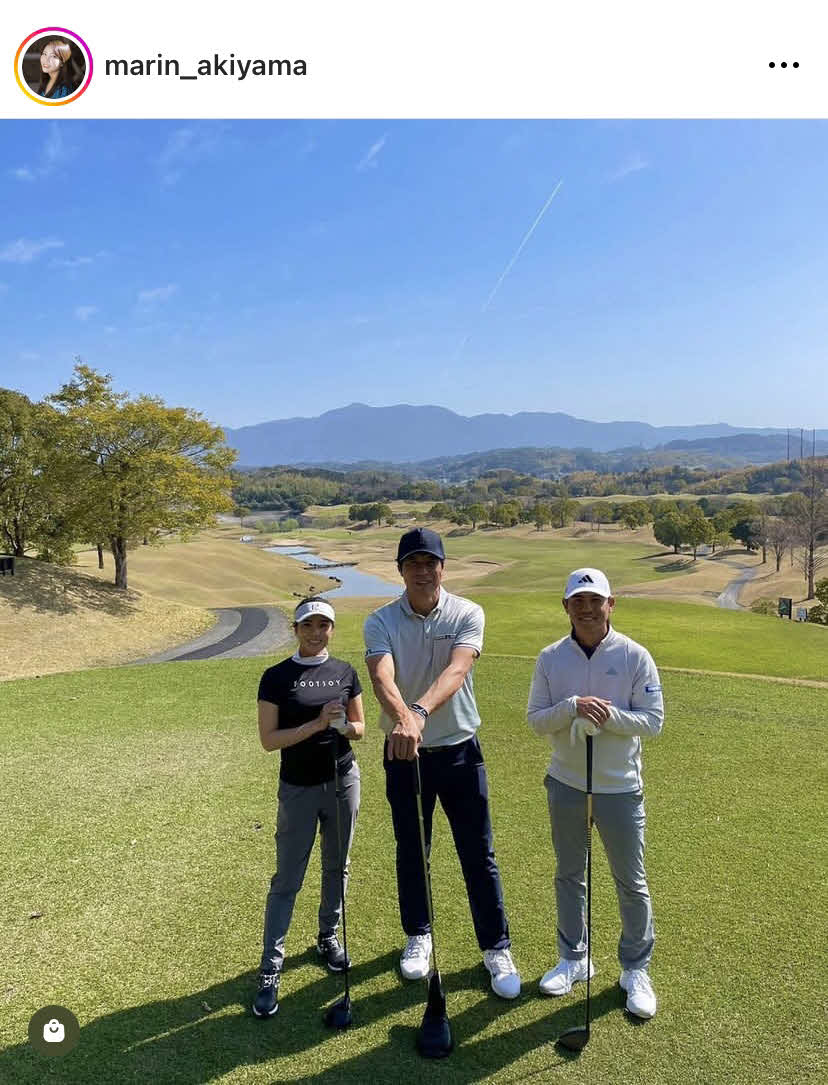秋山真凜（左）がインスタグラムにアップした父幸二氏（中央）と杉本エリックとの3ショット