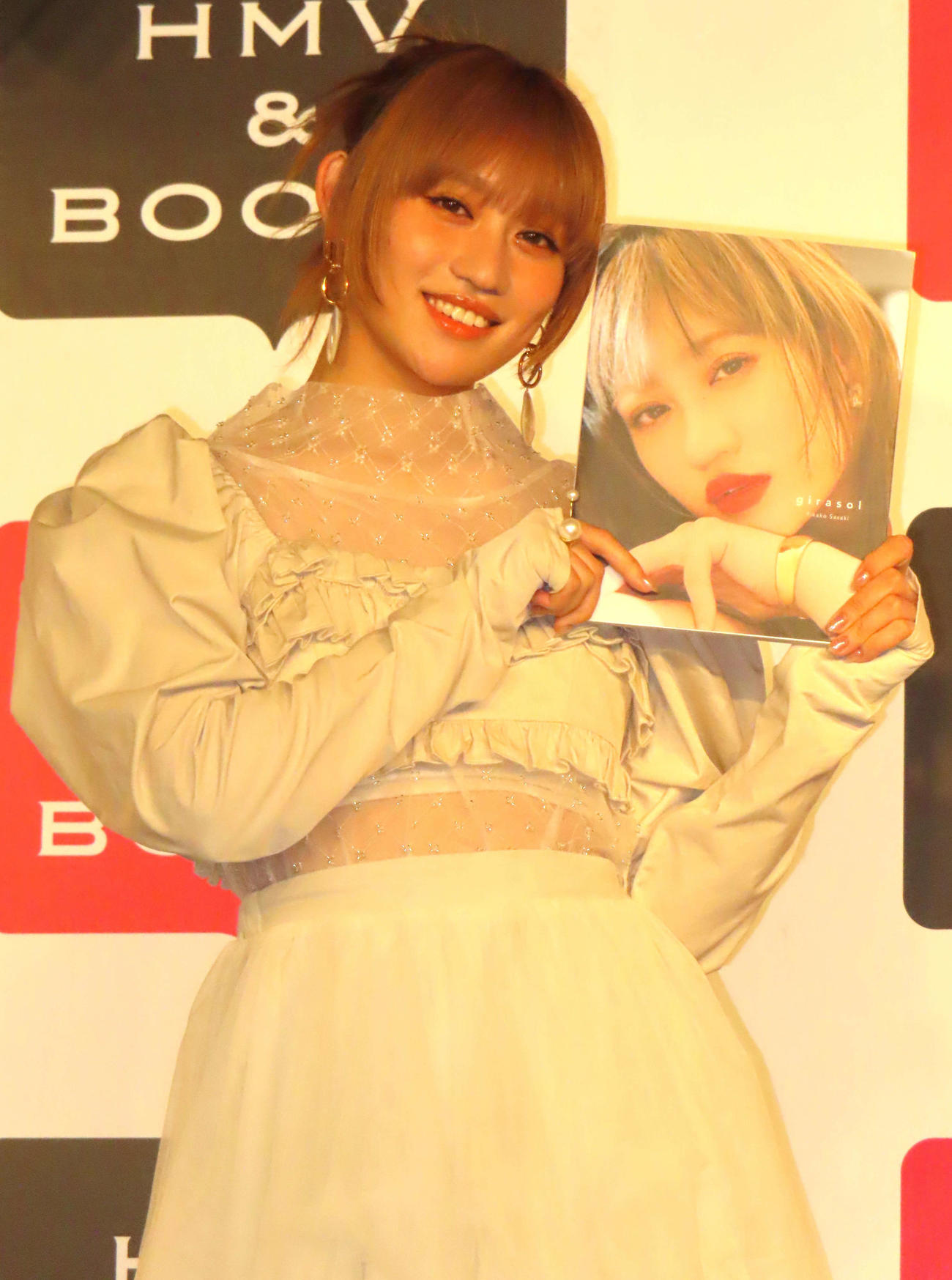 卒業記念フォトブック「girasol（ヒラソル）」発売記念取材会に登壇したアンジュルム佐々木莉佳子