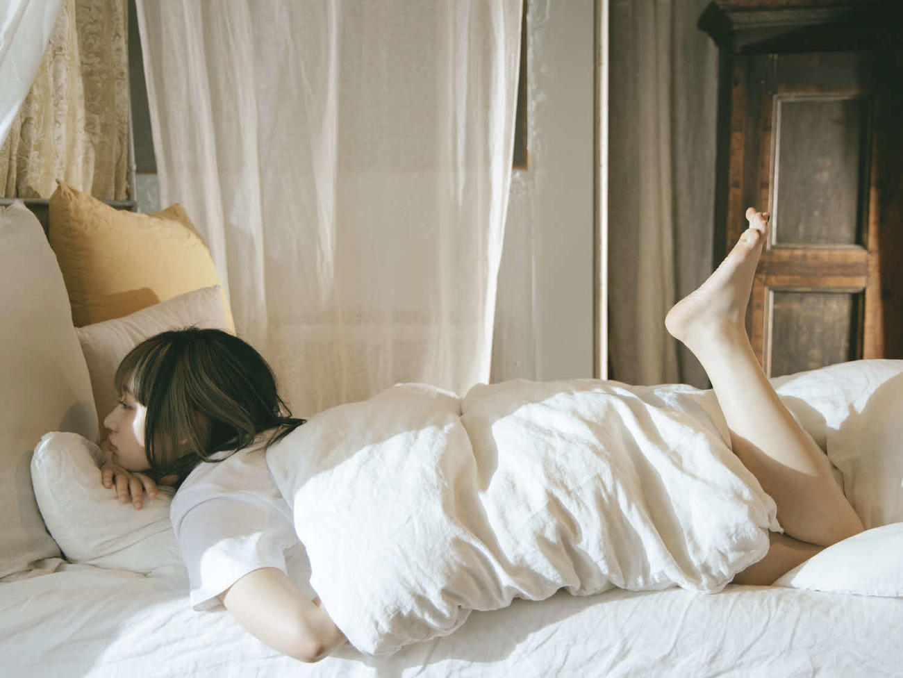 アンジュルム佐々木莉佳子の卒業記念フォトブック「girasol（ヒラソル）」収録カット（撮影：神戸健太郎氏）