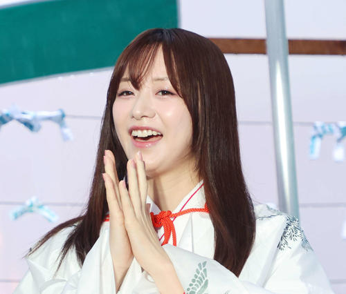 森香澄のセーラー服姿がまぶしい、28歳でも高校生の輝きに「同じクラスになりたい」熱望の声
