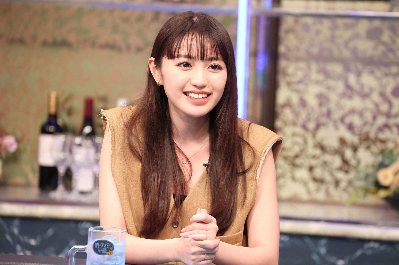 「酒のツマミになる話」に初出演する香音（C）フジテレビ