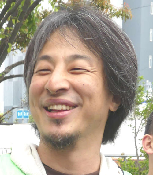 ひろゆき氏、児童健診「下半身視診」必要性巡る質問に“通りすがりの医師”から回答相次ぐ