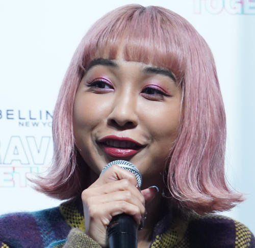青山テルマ、ヨットで海を満喫「水着めちゃ似合う」「めちゃくちゃかわいー髪と水着がマッチ」