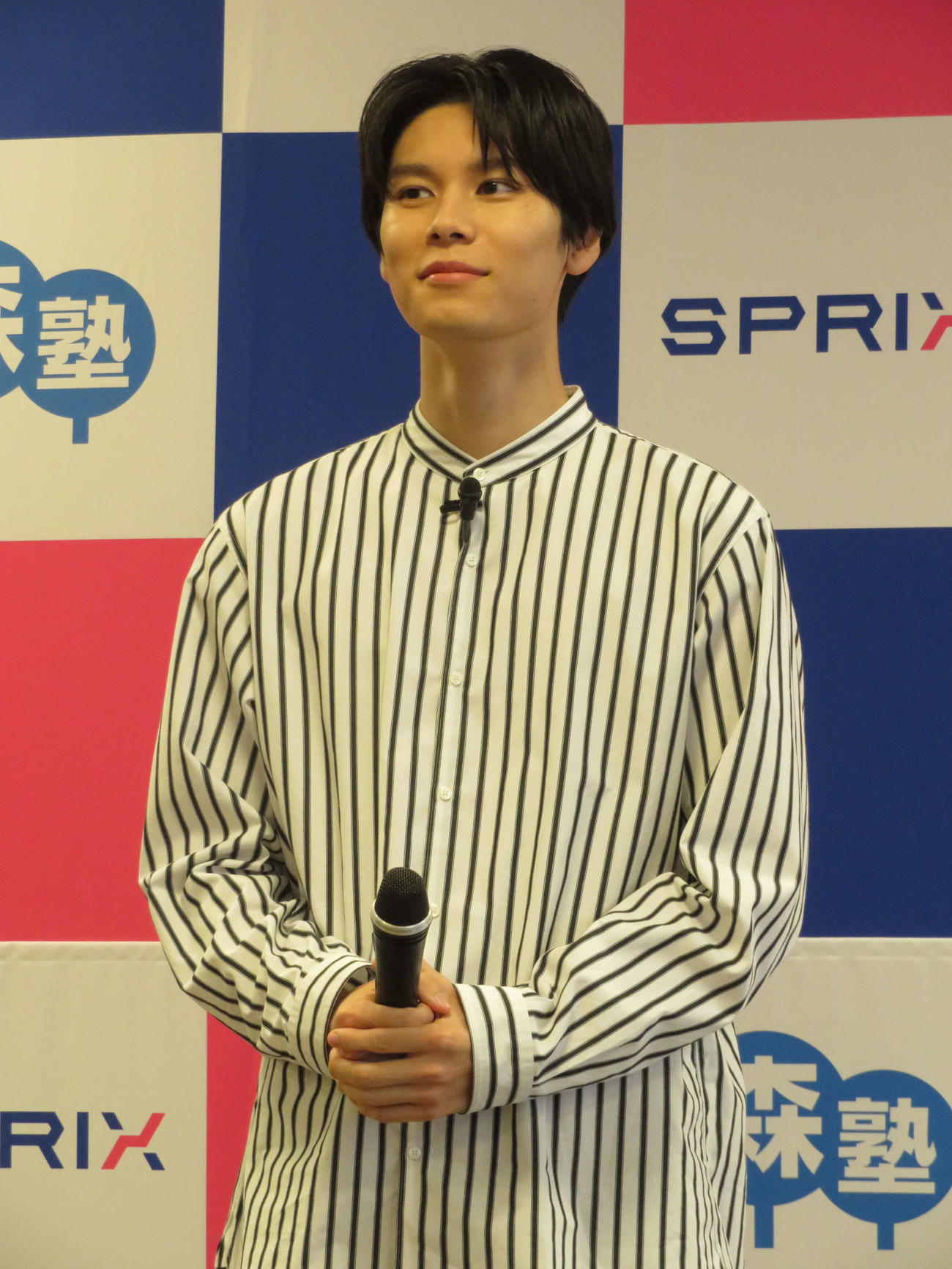 「消しゴムでギネス世界記録〓（商標記号）に挑戦！～これからの未来を担う子どもたちへ贈る巨大消しゴムエール～」取材会に出席した萩原利久