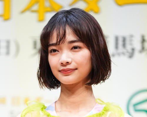見上愛、友人河合優実との出会いは“ナンパ”「とにかく目を引く人が歩いてたの」