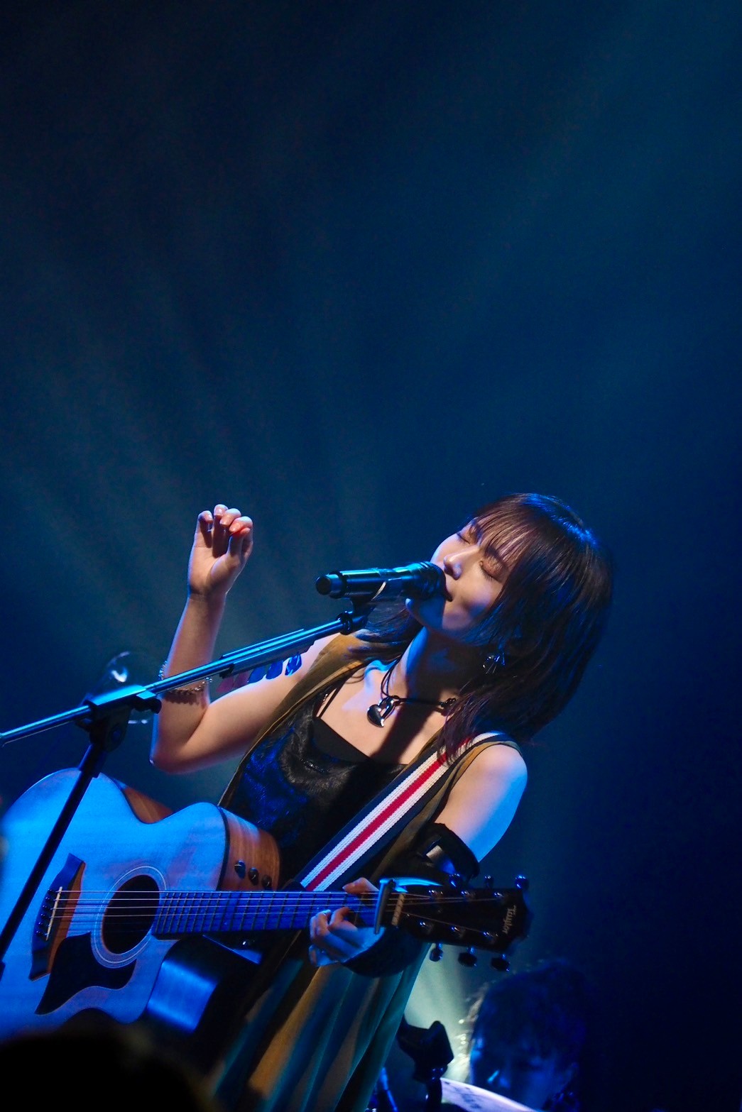 アジアツアー台北公演で歌う山本彩