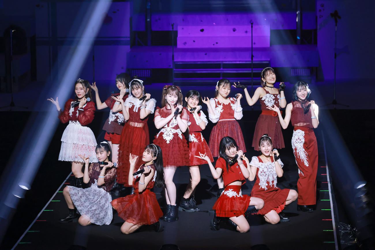 春ツアー最終公演を行ったつばきファクトリー。中央左は、卒業公演となるリーダー新沼希空