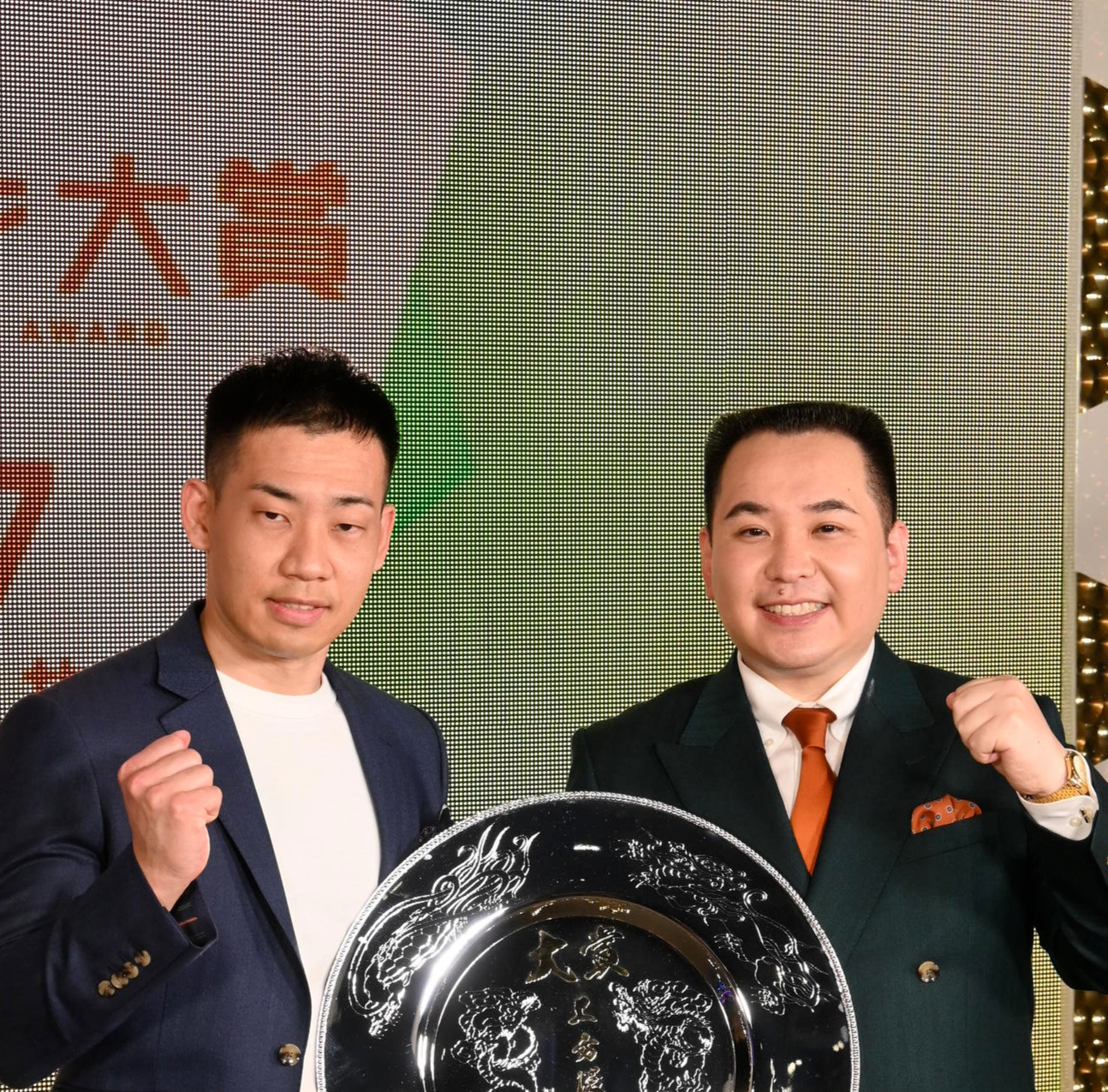 ミルクボーイ駒場孝（左）と、内海崇（2022年4月撮影）