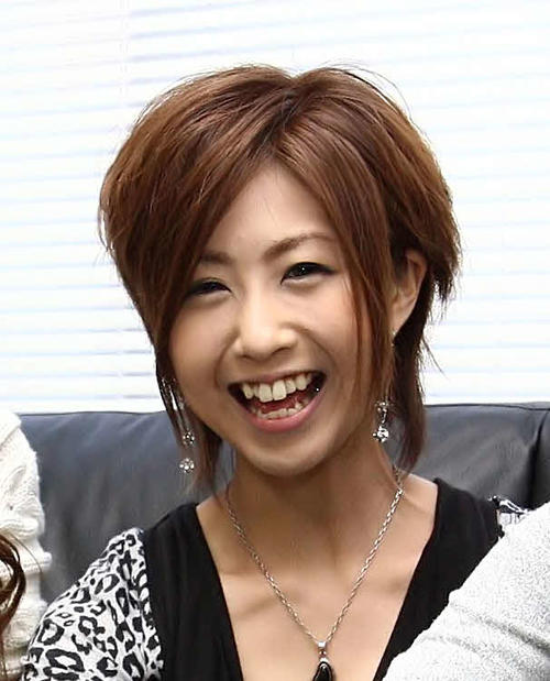 元人気ガールズバンドのヨガ講師、10代の頃振り返り「大人たちに無意識レベルで影響されながら私は…」 - 芸能 : 日刊スポーツ