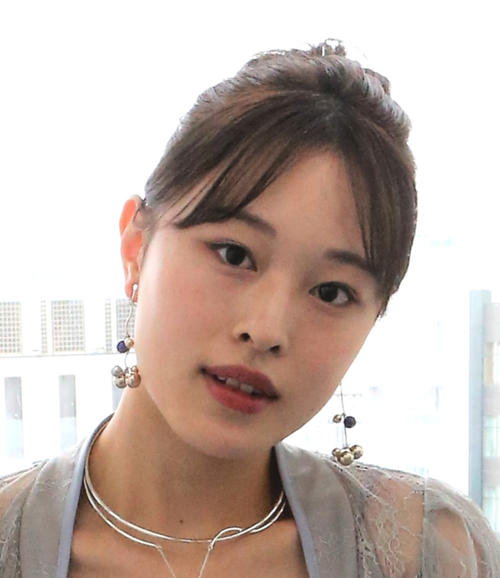 朝倉未来発掘の24歳モデルがマタニティーフォト公開、１月には「授かり婚」公表で物議