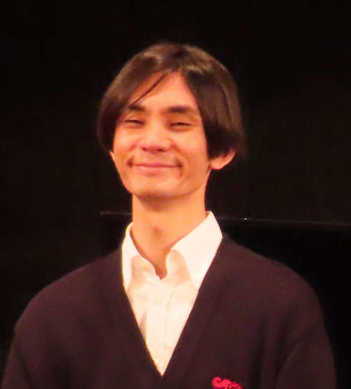 渡部篤郎の長男、母RIKACOのYouTubeチャンネルに出演　「モデルみたい」と反響