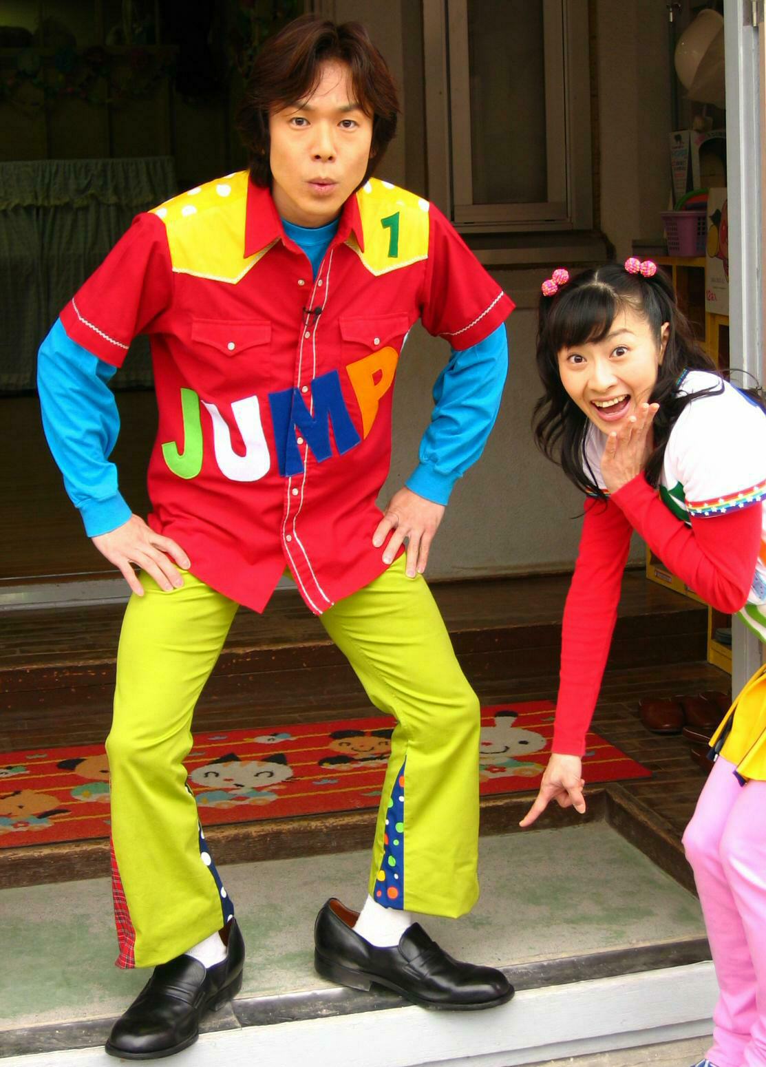 「ろぼくっく」という遊びを提案する佐藤弘道（左）ときよこ＝2005年4月13日