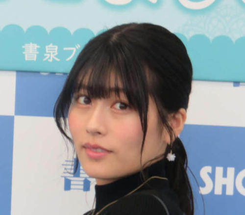 ちとせよしの、彼女感あふれるショット「はい、手！」に「思わず手伸ばしちゃった」