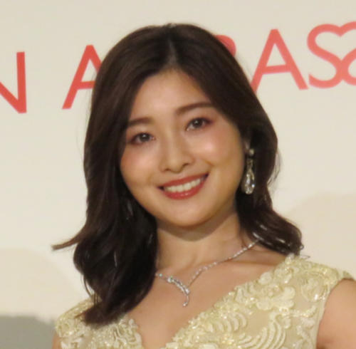 土屋太鳳の姉炎伽、引き締まったボディーにはじける笑顔　チアメンバーとの写真を次々投稿