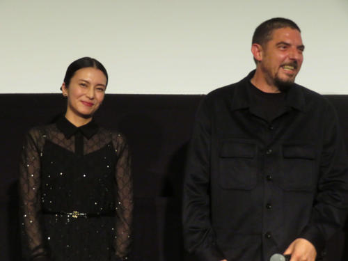 柴咲コウ「ウソー ！ 」ダブル主演ダミアン・ボナールがフランスからサプライズ登場し仰天
