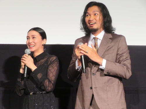 柴咲コウ「ウソー！」と絶叫　Ｗ主演のダミアン・ボナールがサプライズで駆けつけ、客席から登場