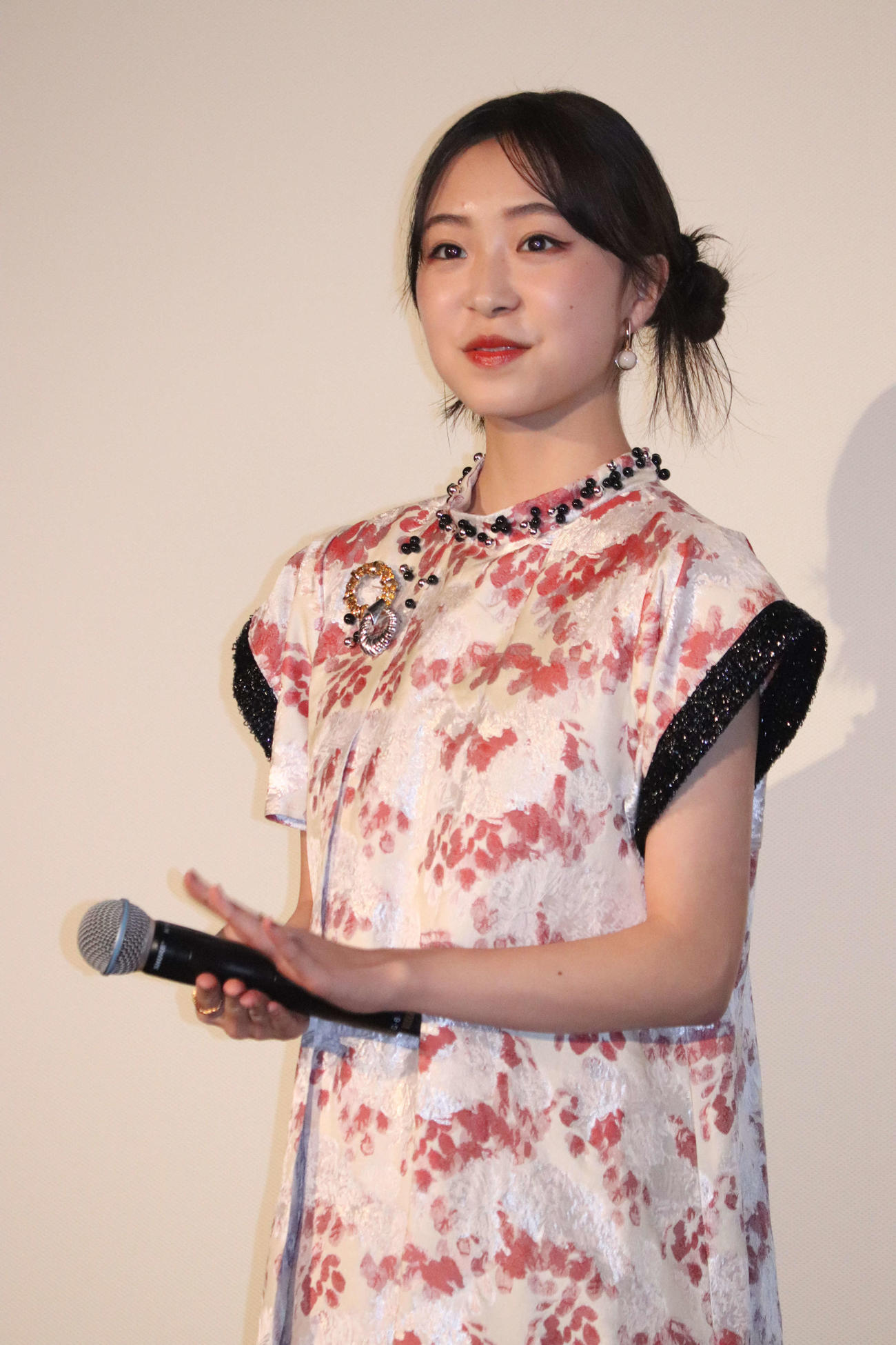映画「ディア・ファミリー」初日舞台あいさつに出席した新井美羽（撮影・加藤理沙）