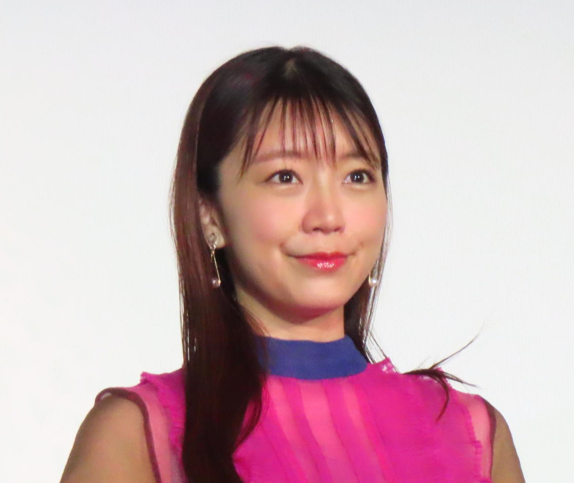 映画「ブルー　きみは大丈夫」の舞台あいさつに出席した三森すずこ