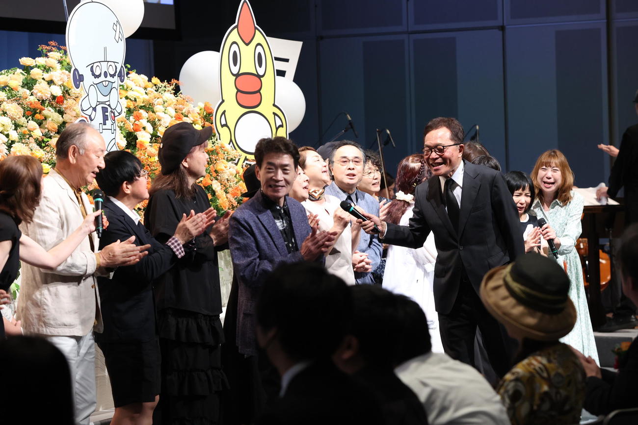 「TARAちゃんありがとうの会」では参列者によって番組の楽曲が歌われた