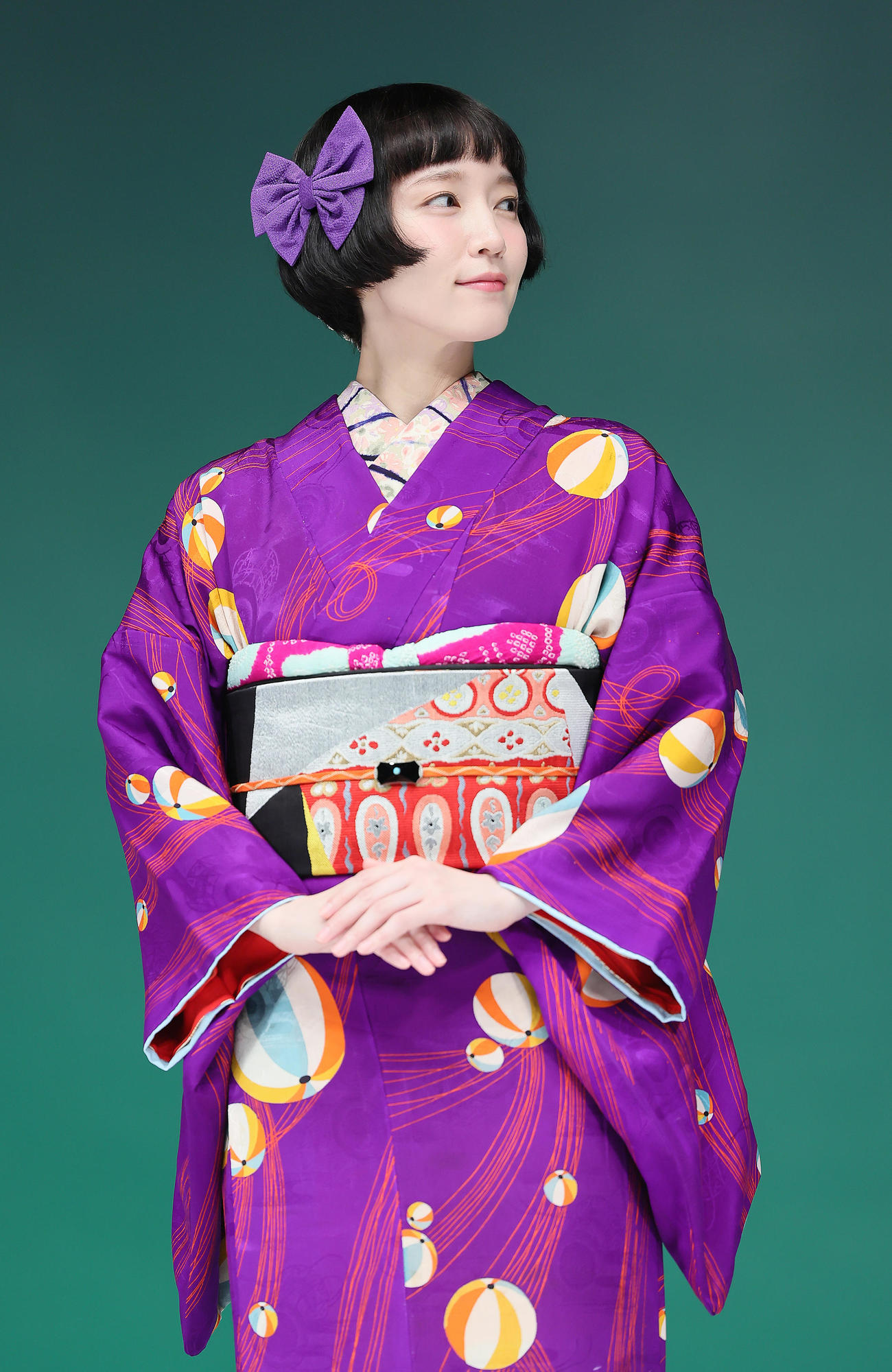 ボブカットで会見に登場した吉岡里帆