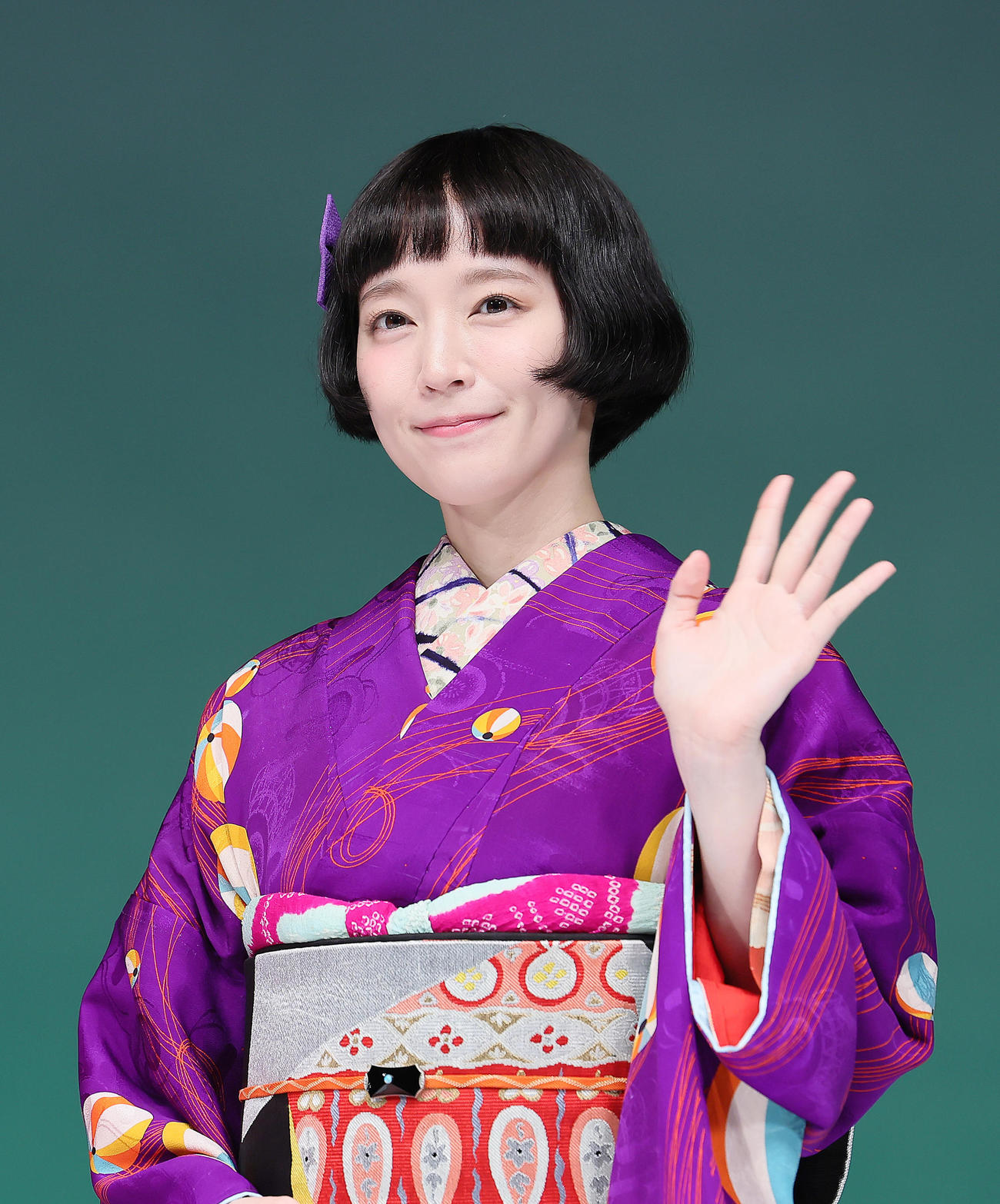ボブカットで会見に登場した吉岡里帆