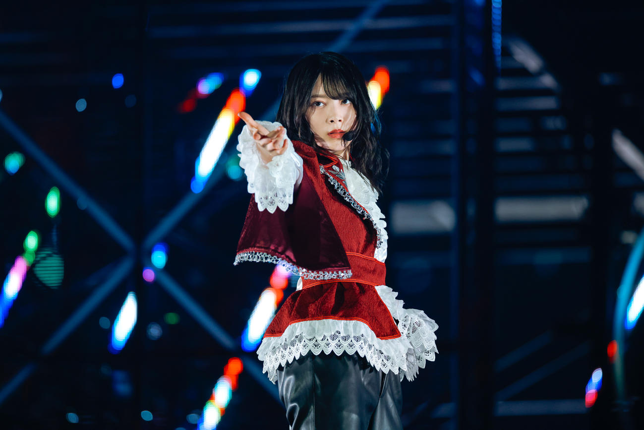全国ツアーファイナルの東京ドーム公演でパフォーマンスする櫻坂46森田ひかる（撮影・上山陽介氏）