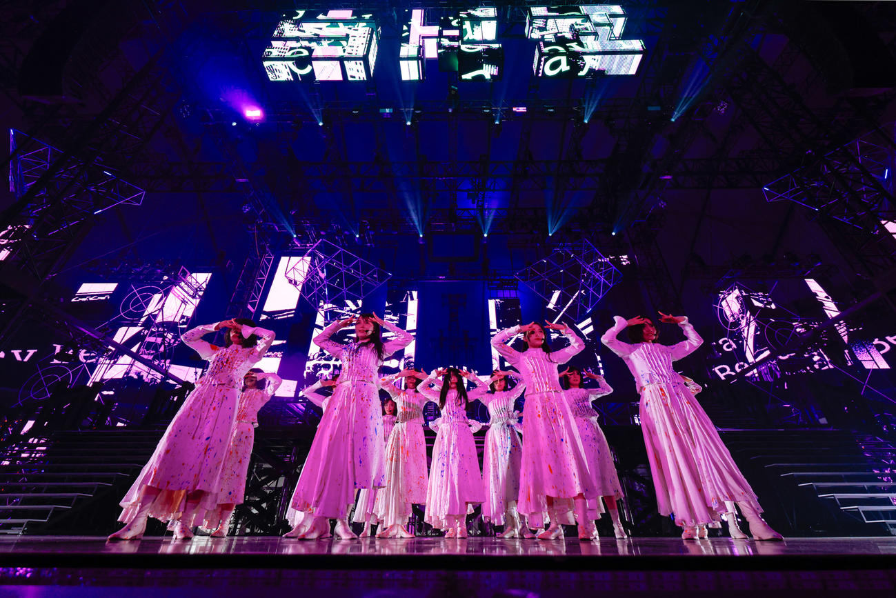 全国ツアーファイナルの東京ドーム公演でパフォーマンスする櫻坂46（撮影・上山陽介氏）