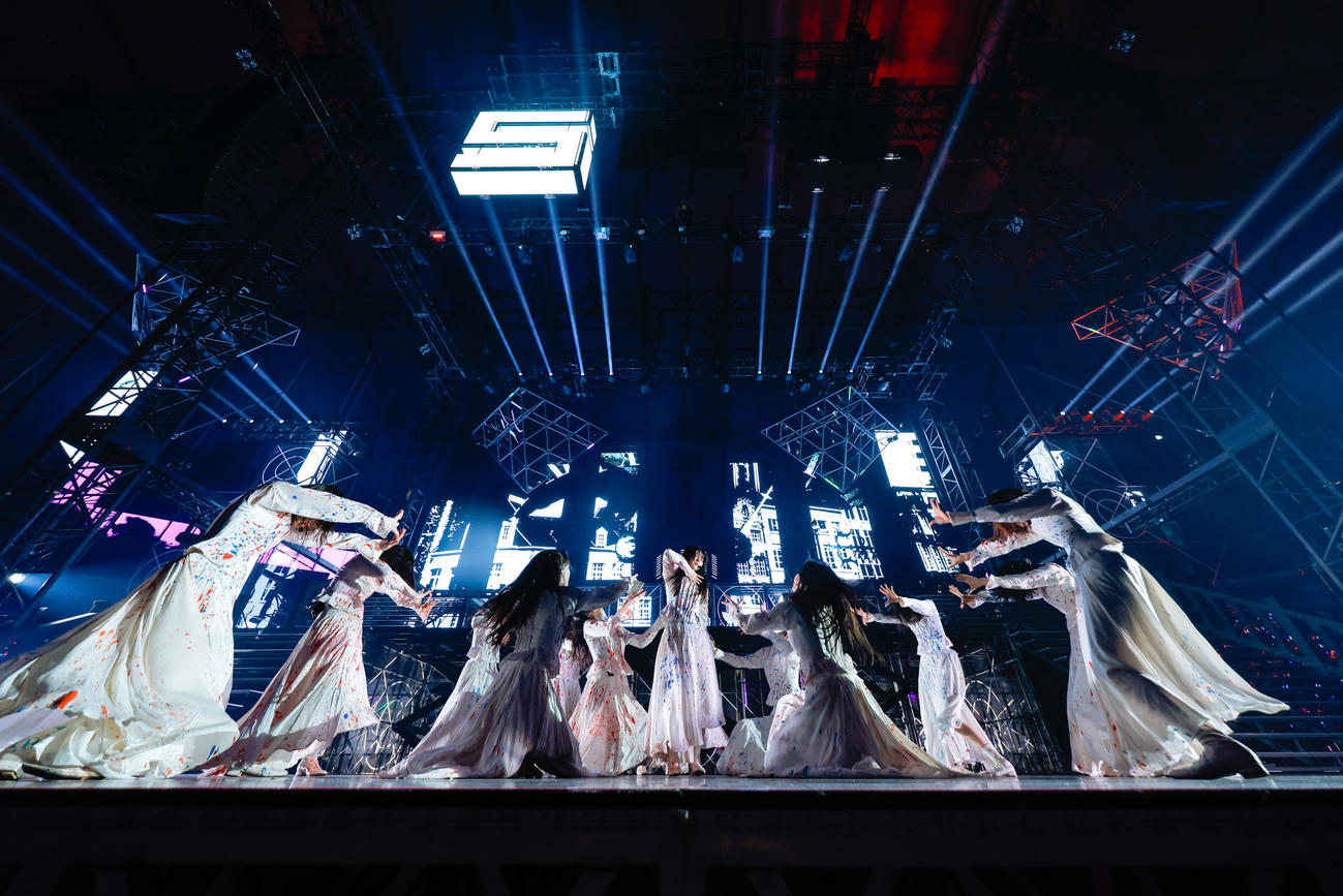 全国ツアーファイナルの東京ドーム公演でパフォーマンスする櫻坂46（撮影・上山陽介氏）