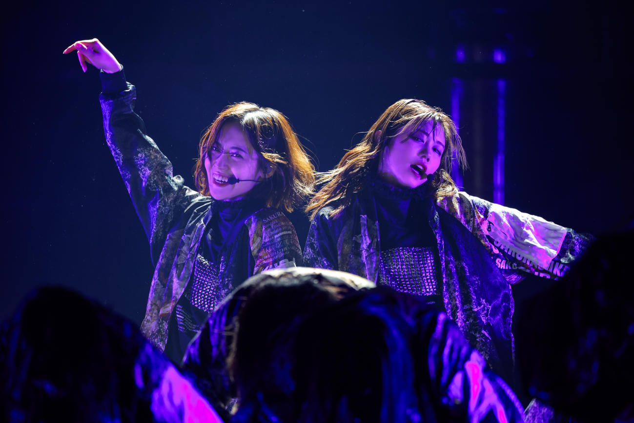全国ツアーファイナルの東京ドーム公演でパフォーマンスする櫻坂46（撮影・上山陽介氏）