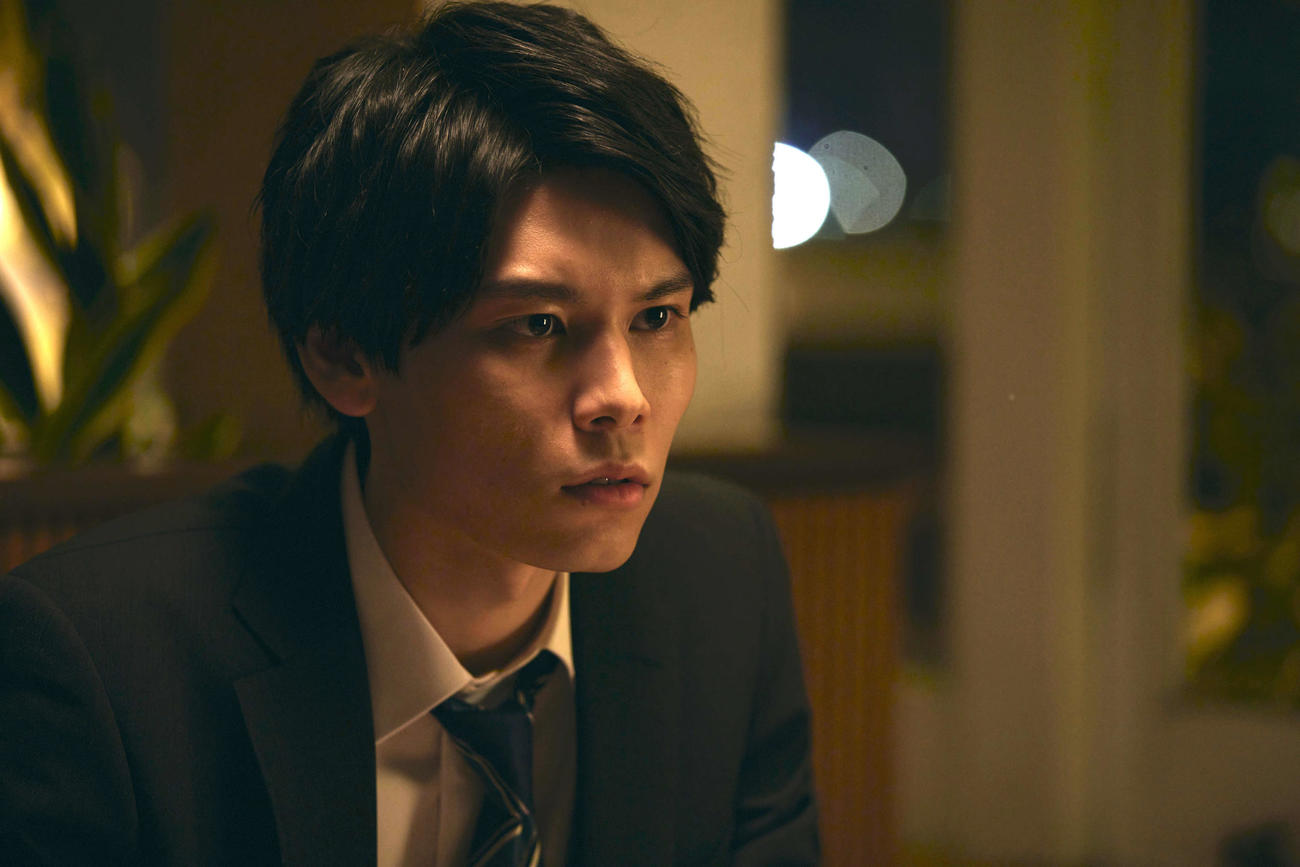 映画「朽ちないサクラ」で初の刑事役を演じた萩原利久(C)2024映画「朽ちないサクラ」製作委員会