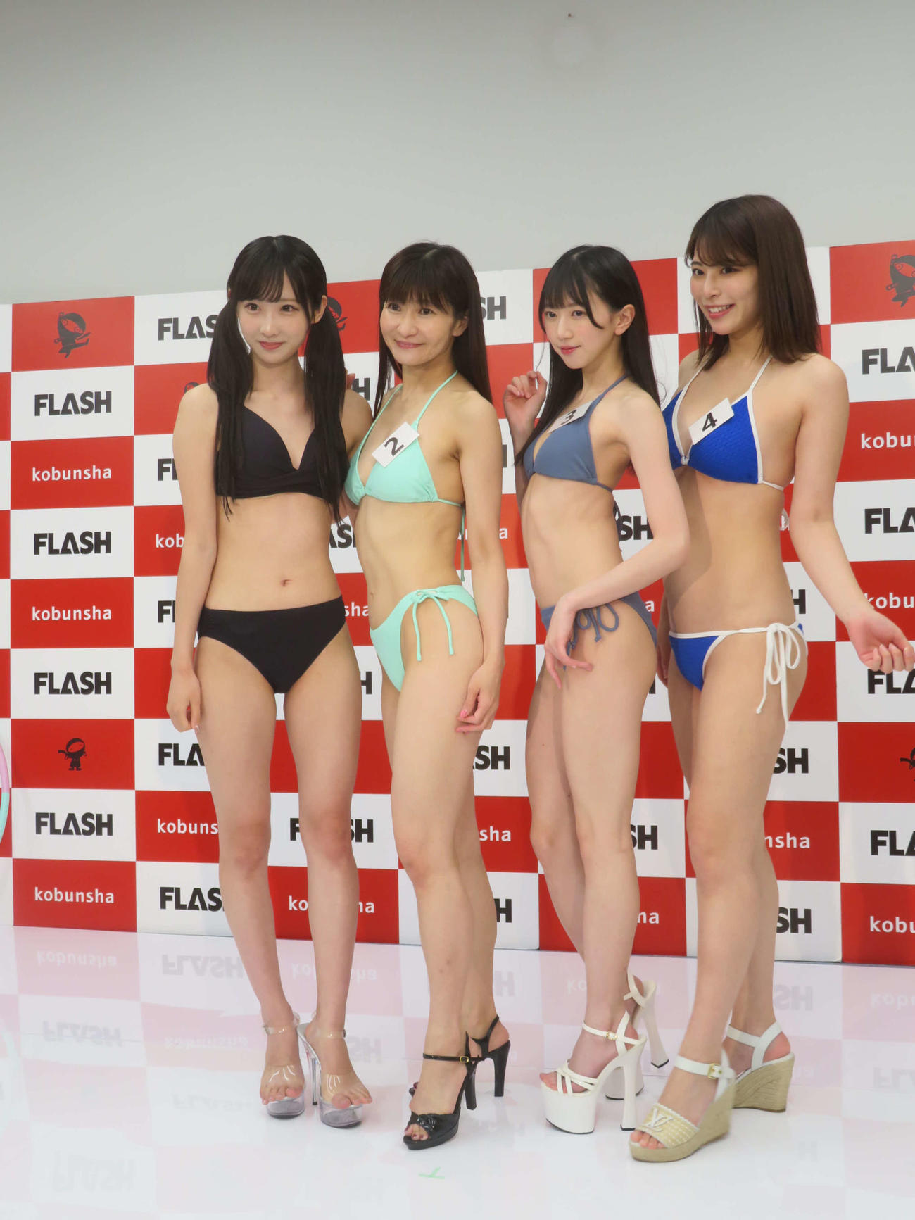 「ミスFLASH2025」セミファイナリスト記者発表会に出席した、左から高橋七瀬、天野まり、宮本なる、葵くみ