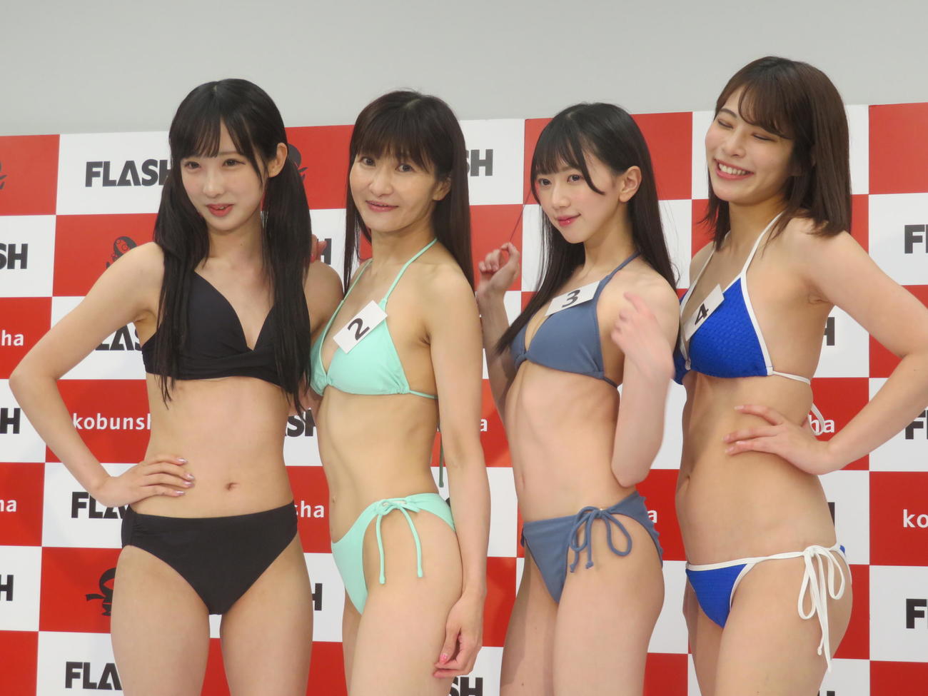 「ミスFLASH2025」セミファイナリスト記者発表会に出席した、左から高橋七瀬、天野まり、宮本なる、葵くみ