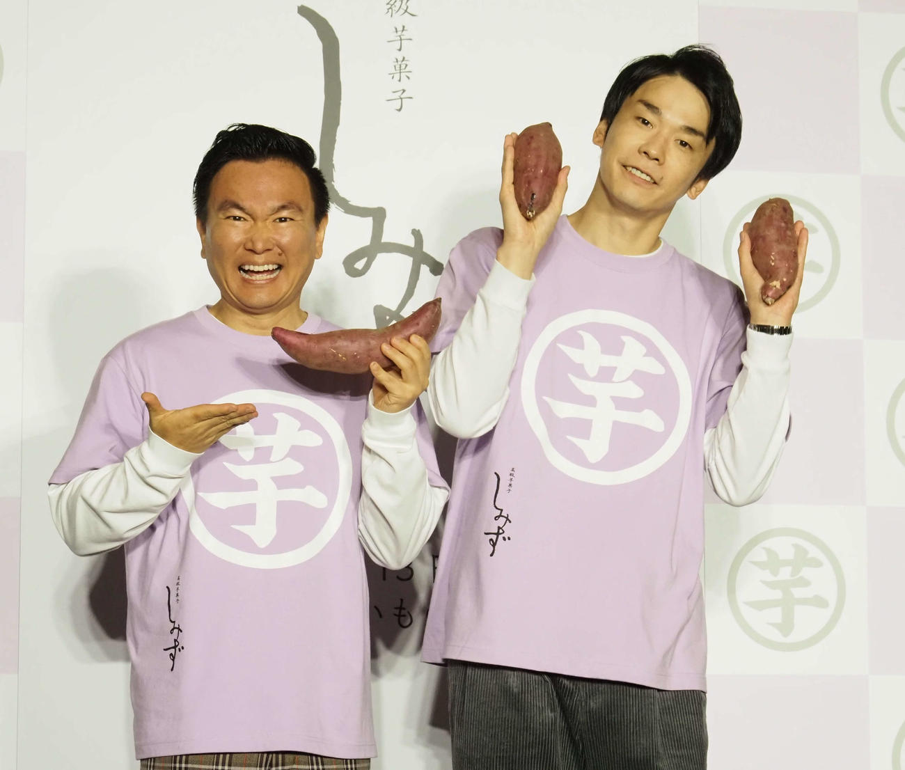 かまいたち山内健司（左）濱家隆一（2022年10月撮影）