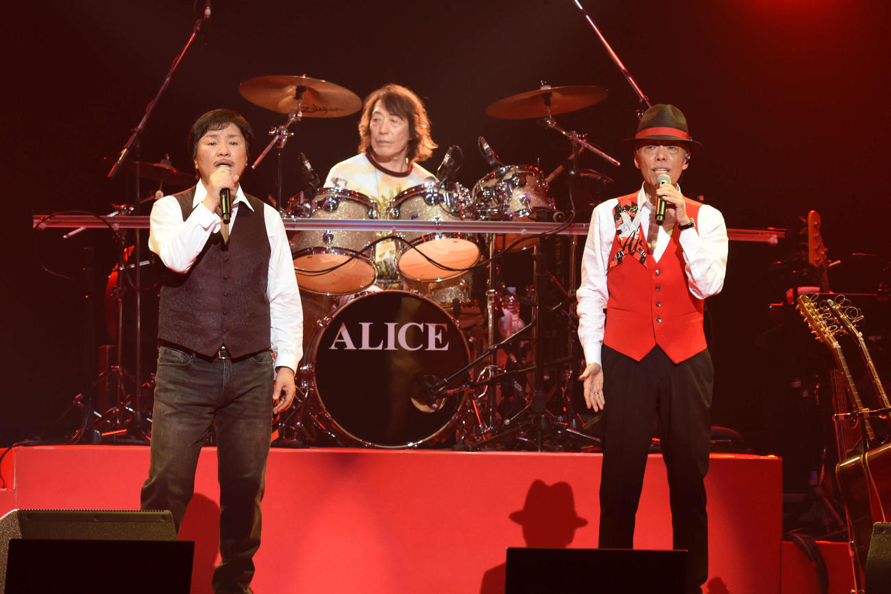 19年6月、日本武道館公演を行ったアリス