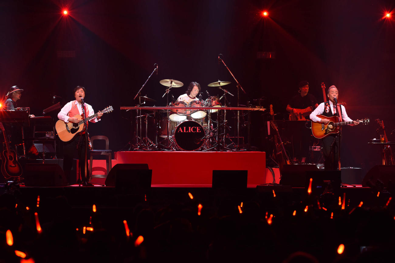 19年6月7日、日本武道館公演を行ったアリス