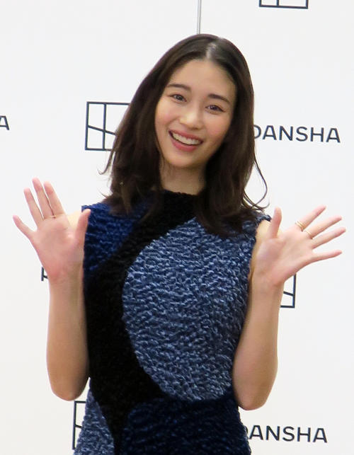 森川葵　29歳の誕生日＆自身初エッセー出版に笑顔のオフショ披露　藤田ニコルら祝う声続々