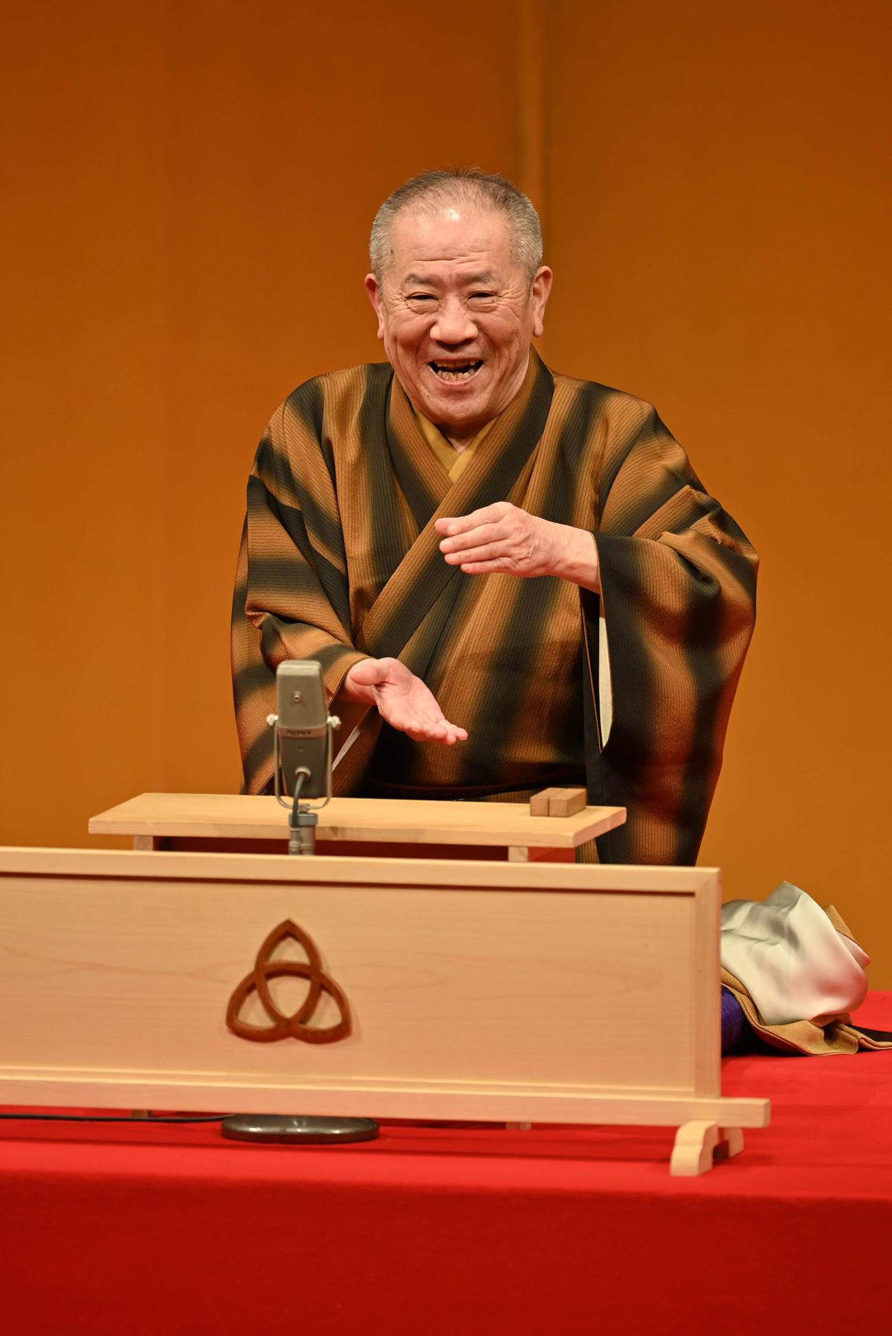 高座を務める桂ざこばさん