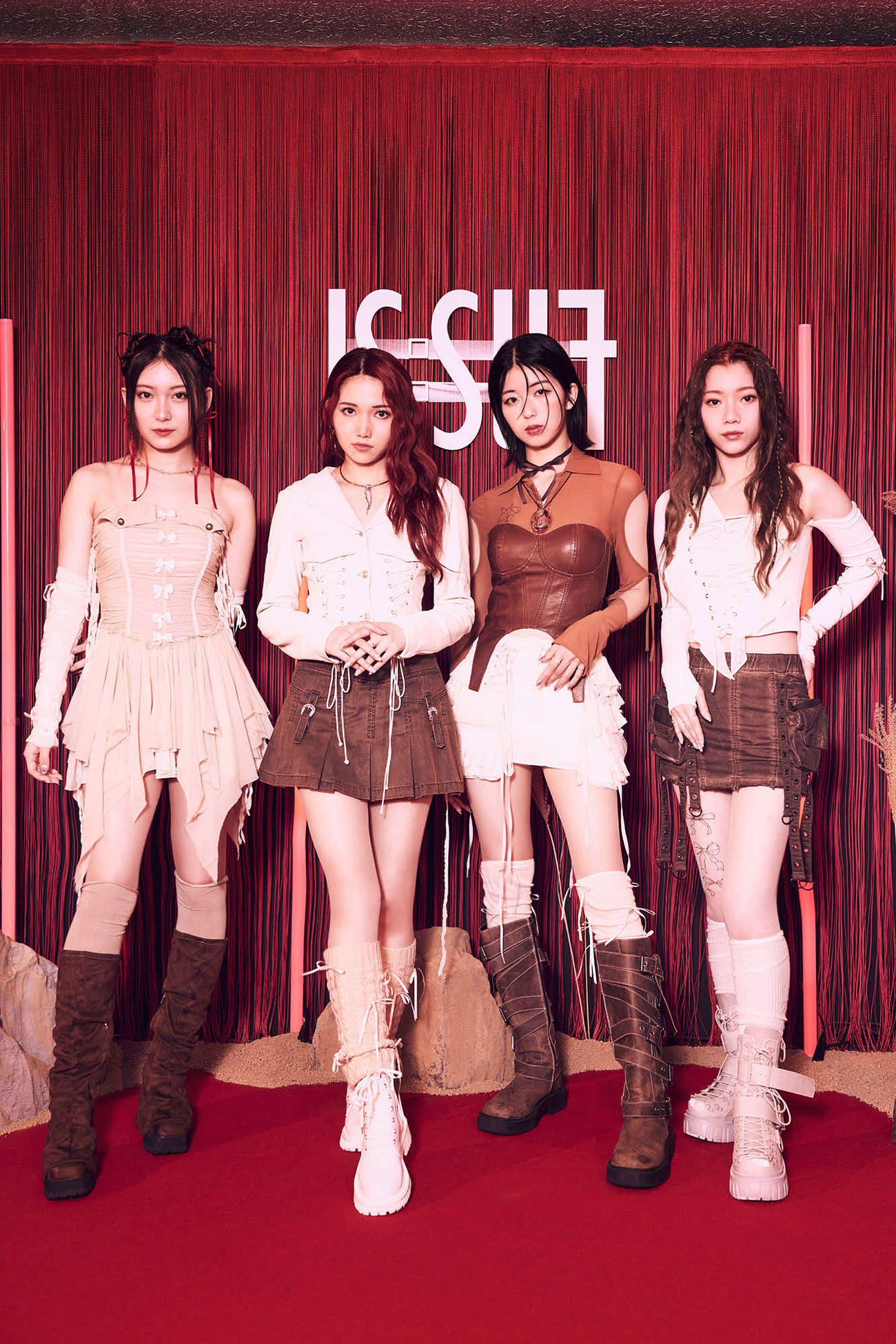 ファンクラブ限定ショーケースでメジャーデビューを飾ったIS：SUE（C）LAPONE GIRLS