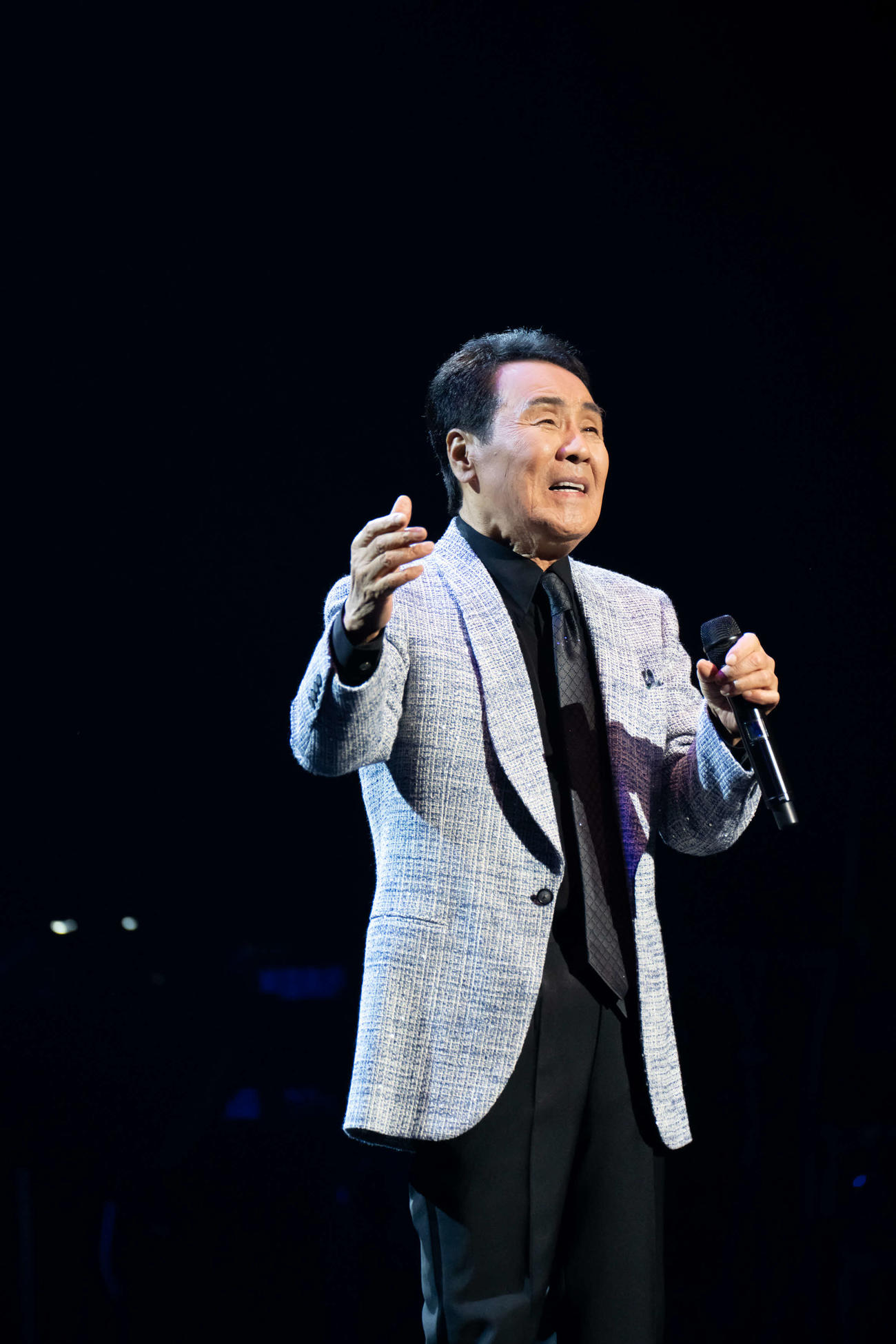 歌手生活60周年記念のコンサートを明治座で行った五木ひろし