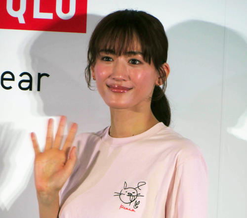 綾瀬はるか、難民支援で愛用の私物を寄付「自分に何ができるのかを考えて」ユニクロ特別課外授業