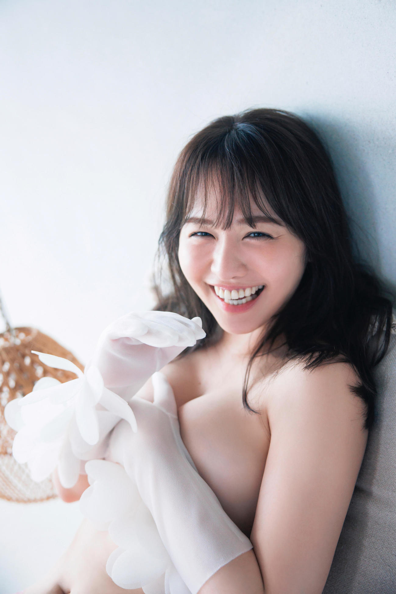 初のグラビア写真集「チャーミング」を発売するゆうこすこと菅本裕子(C)桑島智輝／講談社
