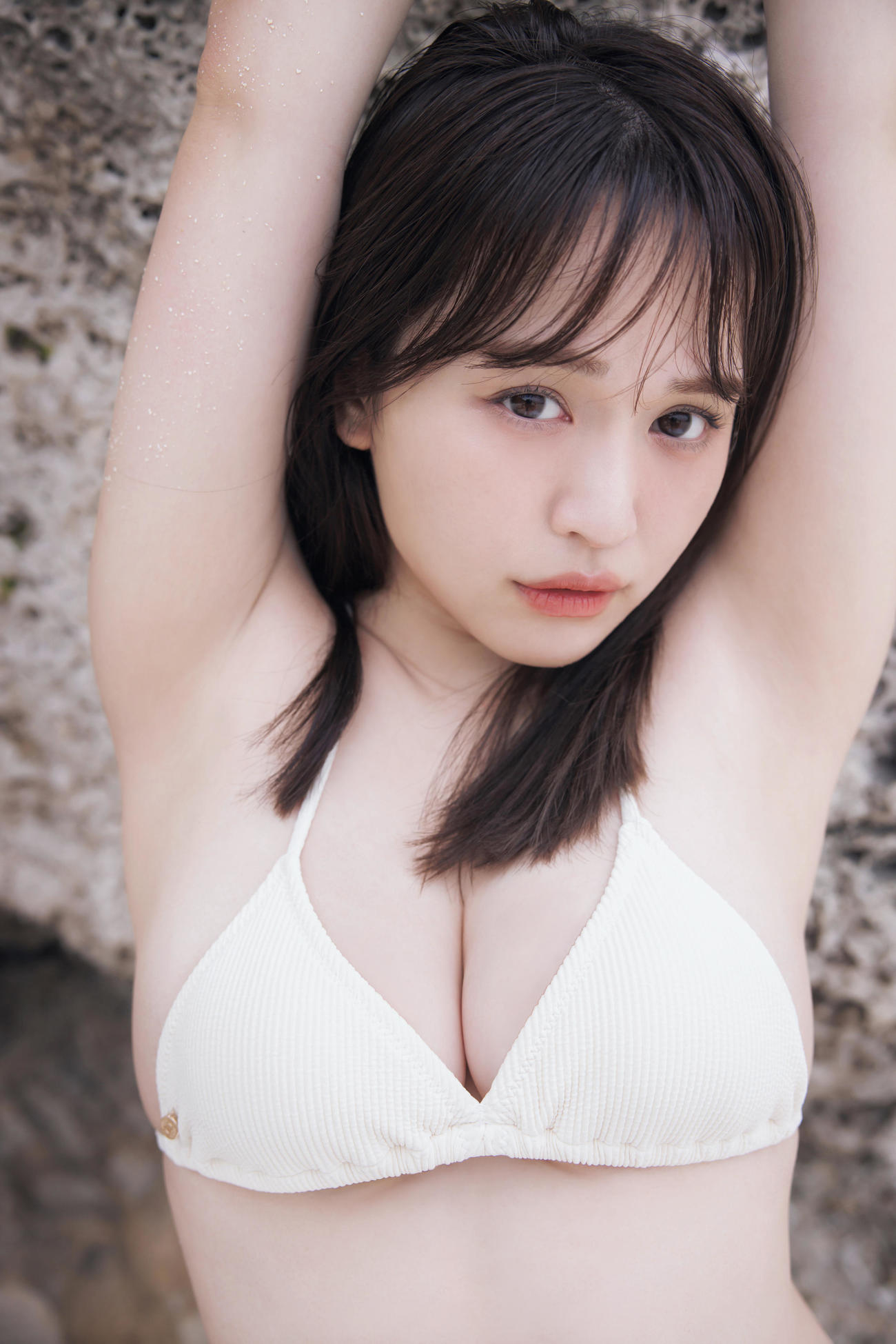初のグラビア写真集「チャーミング」を発売するゆうこすこと菅本裕子(C)桑島智輝／講談社