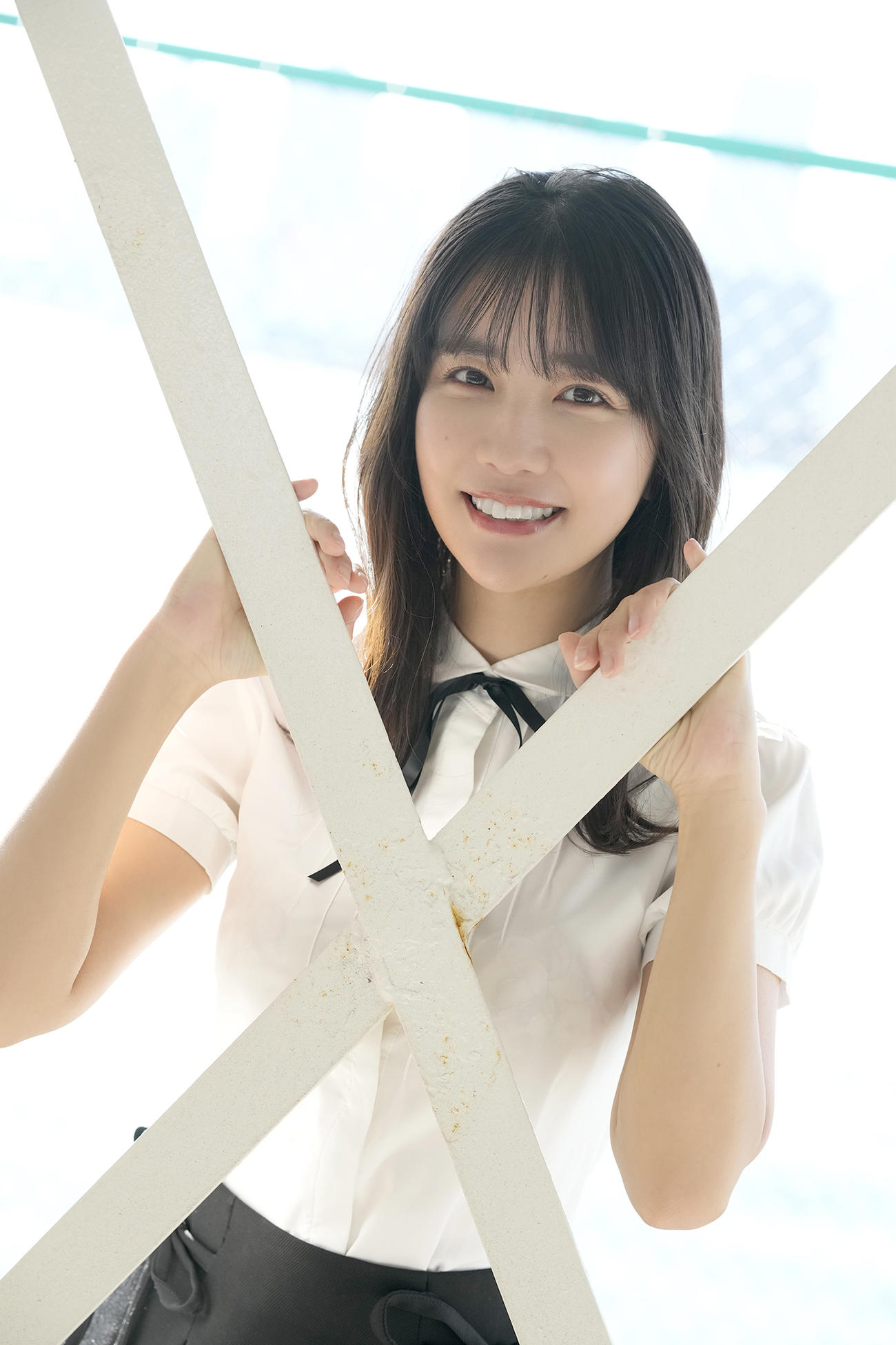 「ヤングチャンピオン」で表紙グラビアを飾っている＃2i2天羽希純（カメラマン：LUCKMAN）